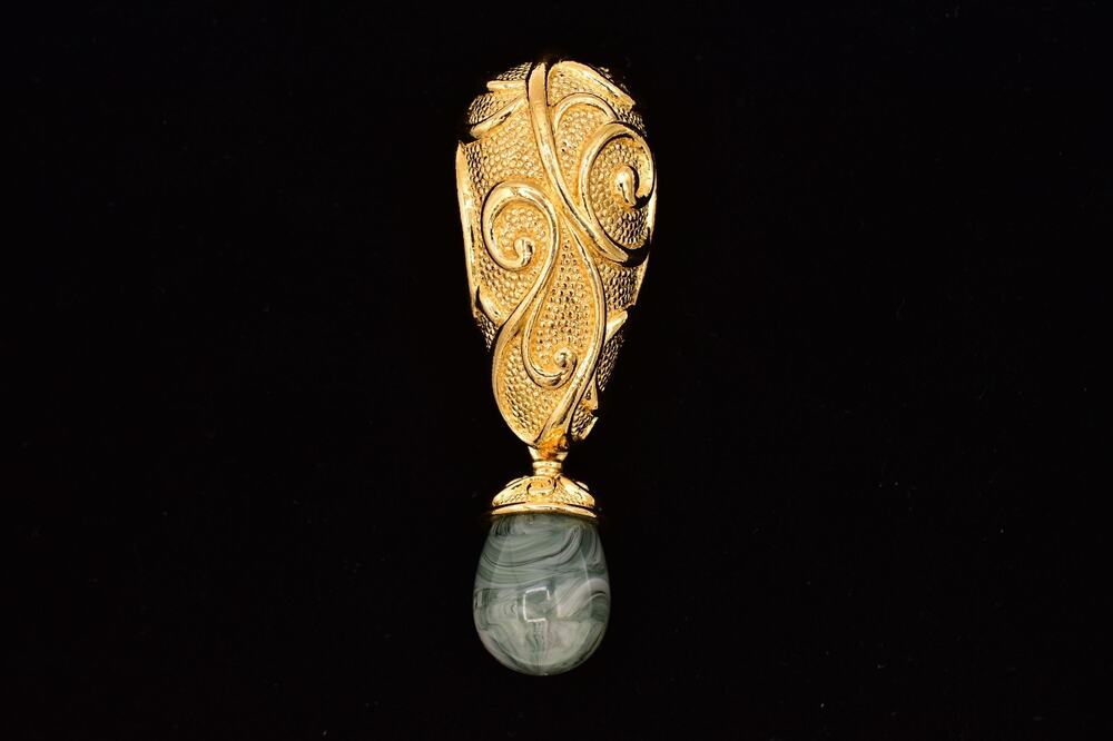 Vintage Barrera for Avon Gold Tone Scroll Brooch Green Art Cabochon Dangle 3" 9B